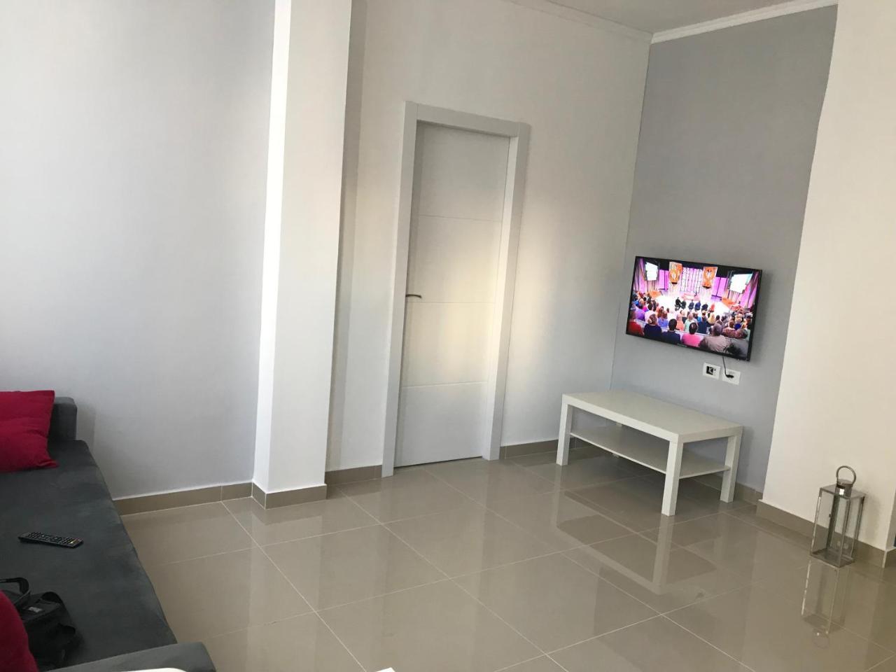 Isramax Apartment Near The Beach. Bat Yam Esterno foto
