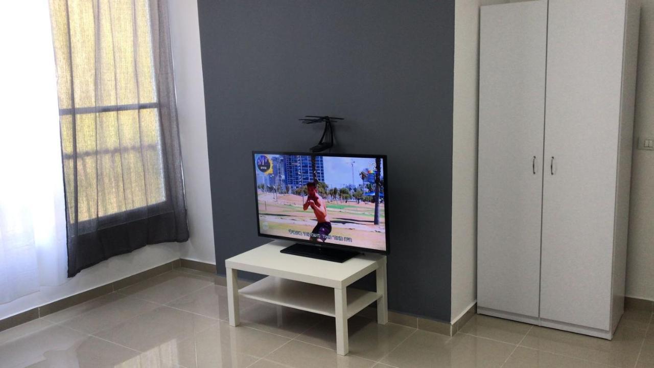 Isramax Apartment Near The Beach. Bat Yam Esterno foto